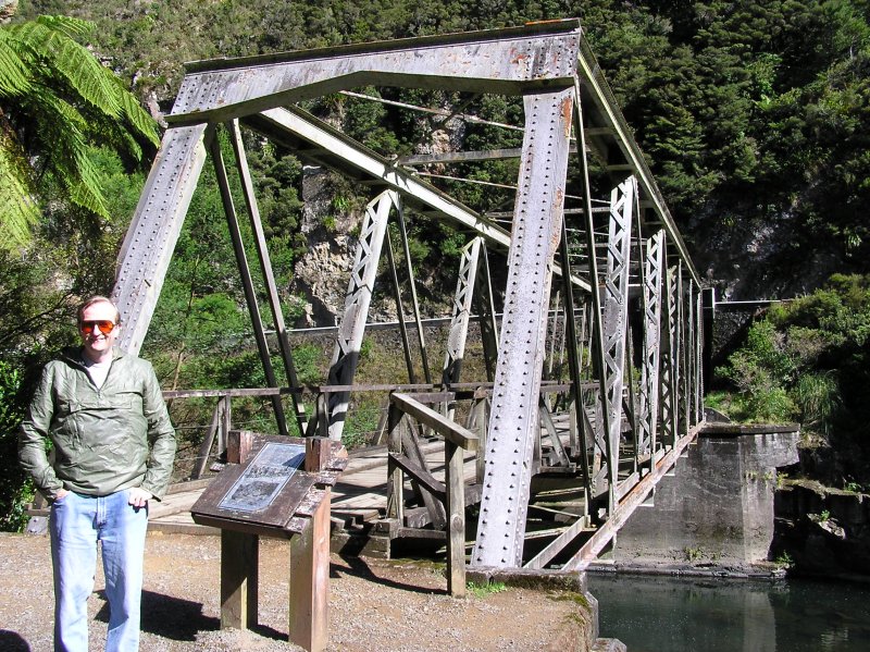 07apr2004_karangahake_gorge_peter2