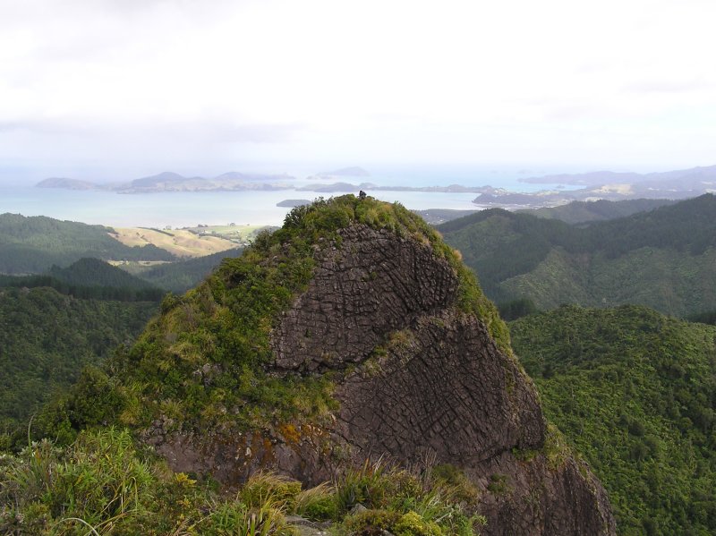 09apr2004_castle_rock_near_coromandel