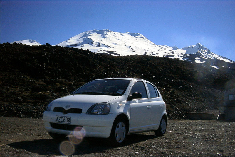 20021229_toyota_echo_mt_ruapehu